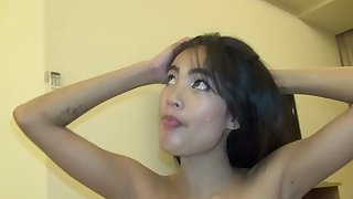 thai nymph pretends to be a..